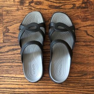 Crocs Black & Gray Sandals NWOT sz 9 (NOT WIDE)